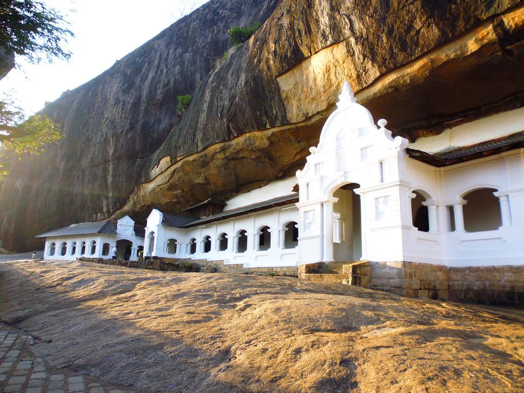 The Nilmini Lodge Sigiriya Buitenkant foto